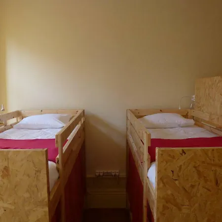 Canvas Atelier Hostel Porto